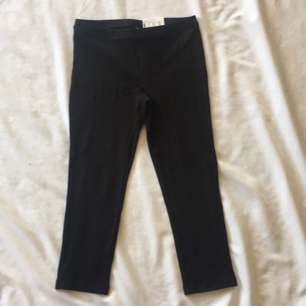 HUE  Cotton Capri Black Leggings Size Small.